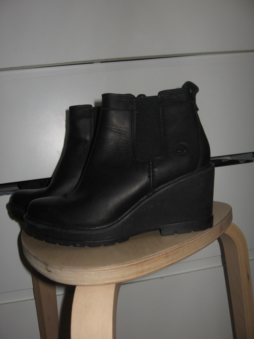 Black Timberland Defender Chelsea Ankle Wedge Boots with Anti-Fatigue